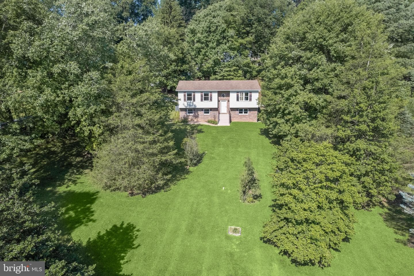 308 Waterview Court, Hampstead