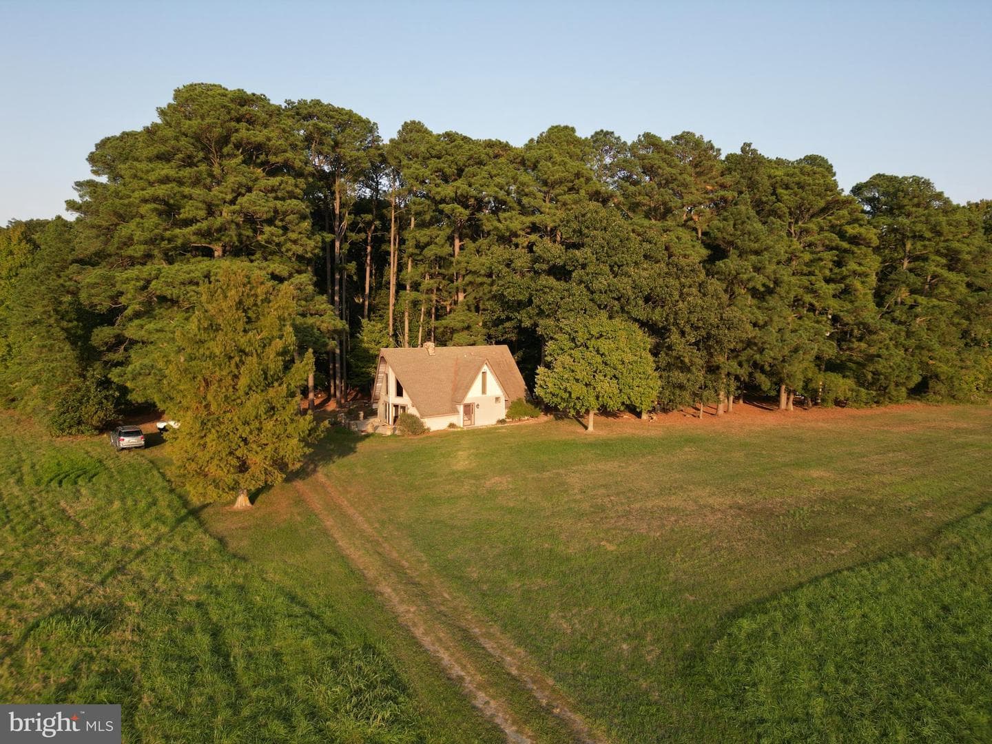 1716 Hudson Road photo 1