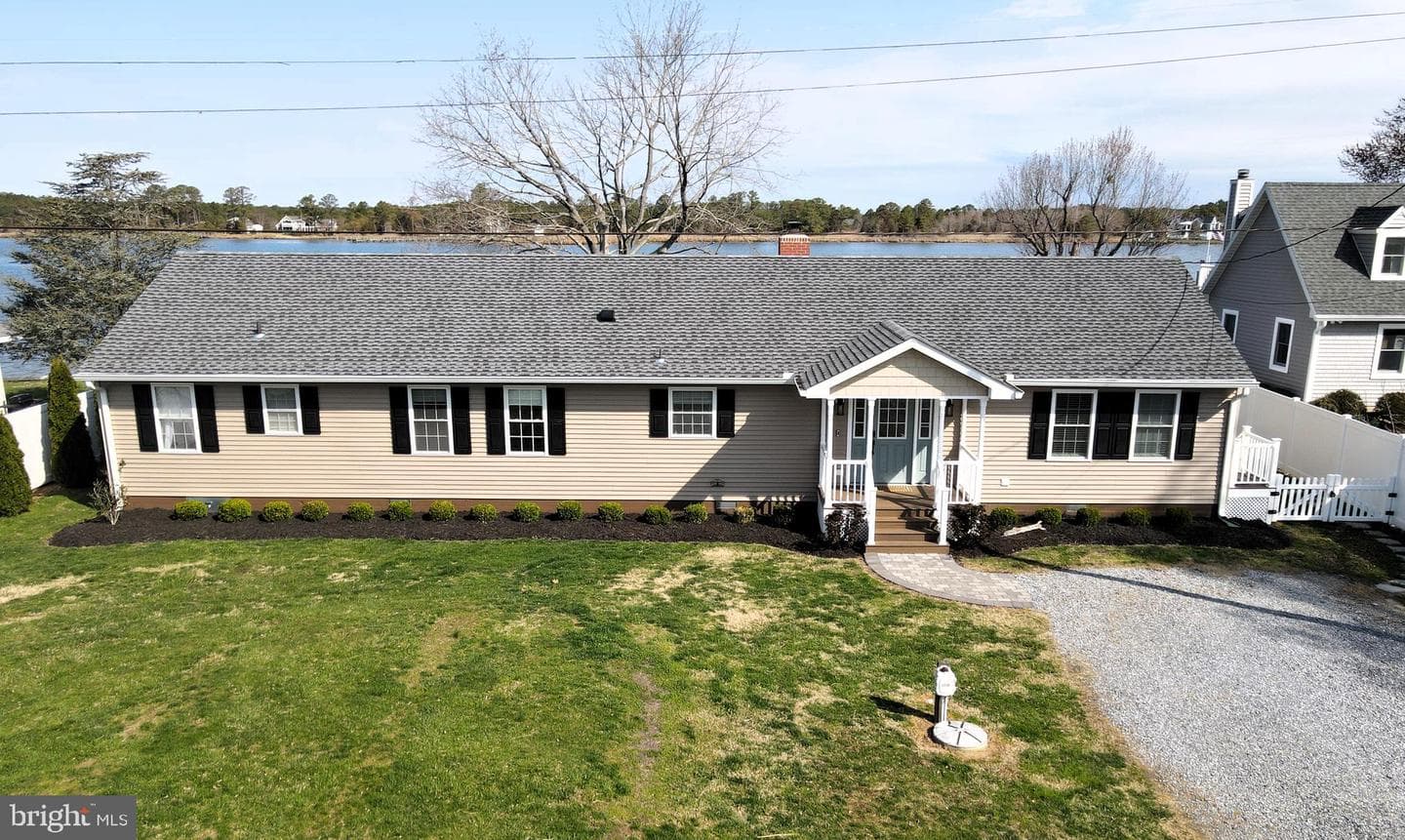 1604 Deep Point Road photo 1