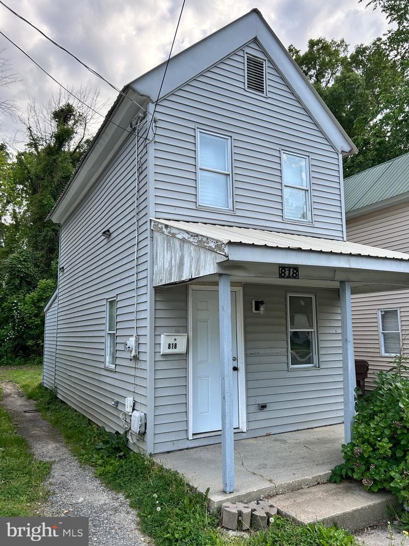 818 Washington Street photo 1