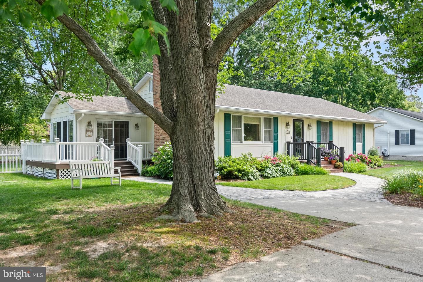 109 Holly Terrace photo 1