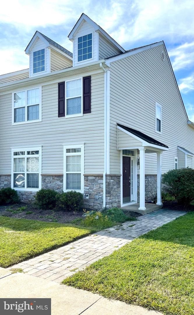 301 Old Squaw Court photo 1