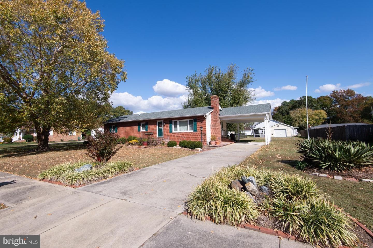 2 Oriole Drive photo 1