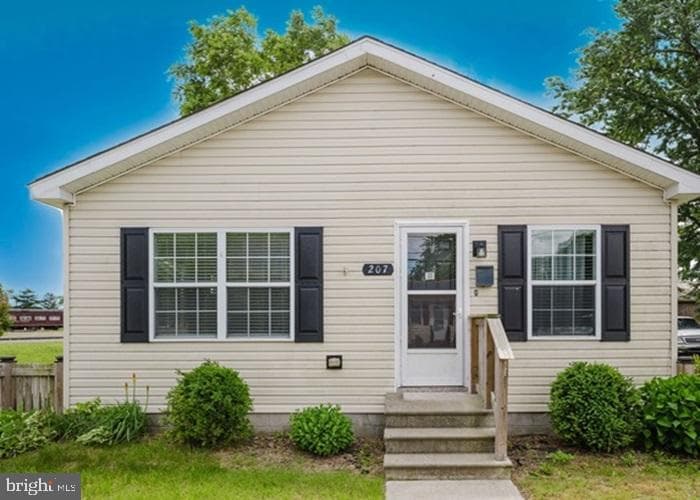 207 Broad Street photo 1