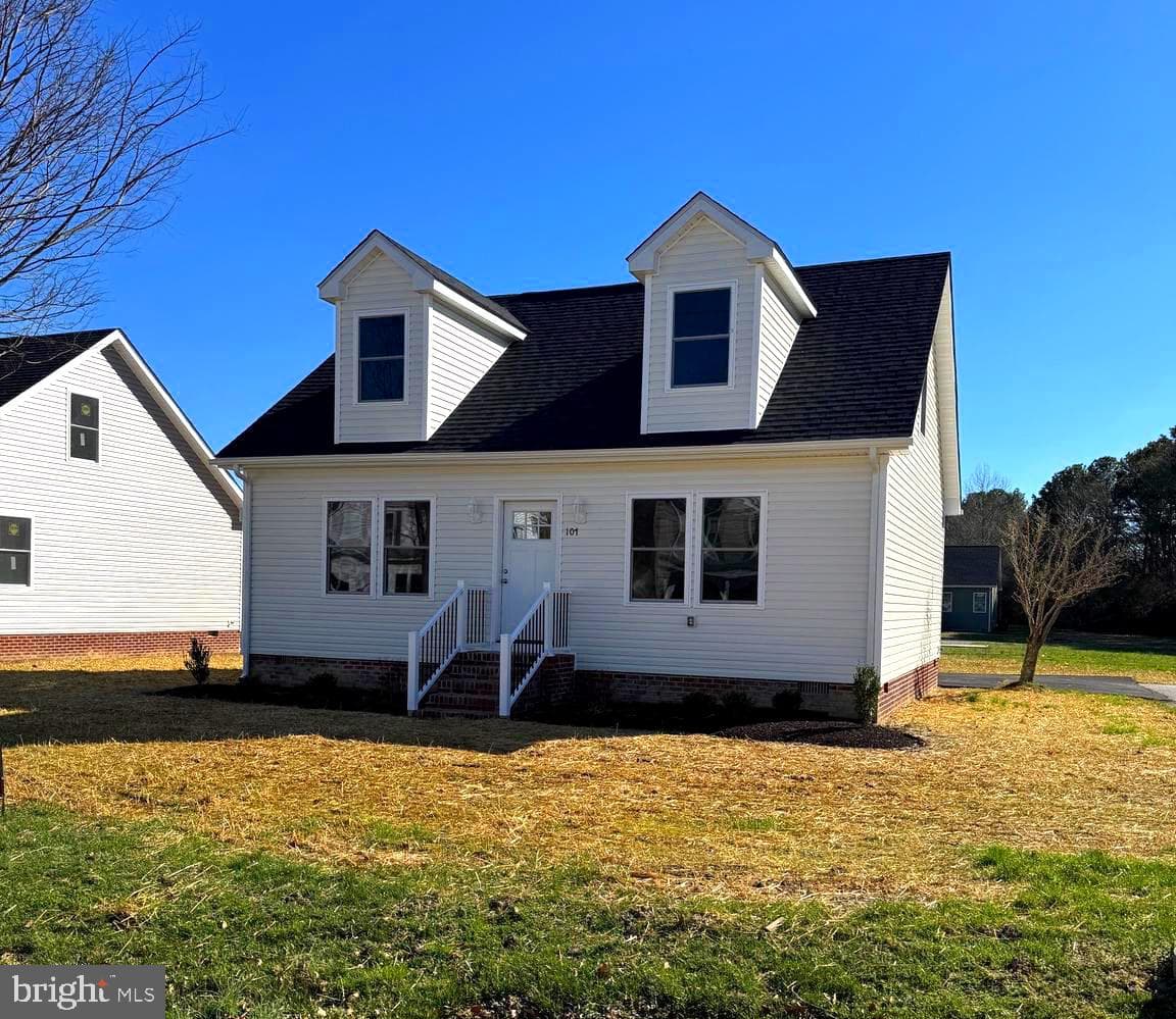 107 Railroad Avenue