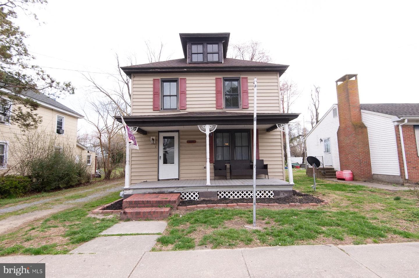 105 Center Street