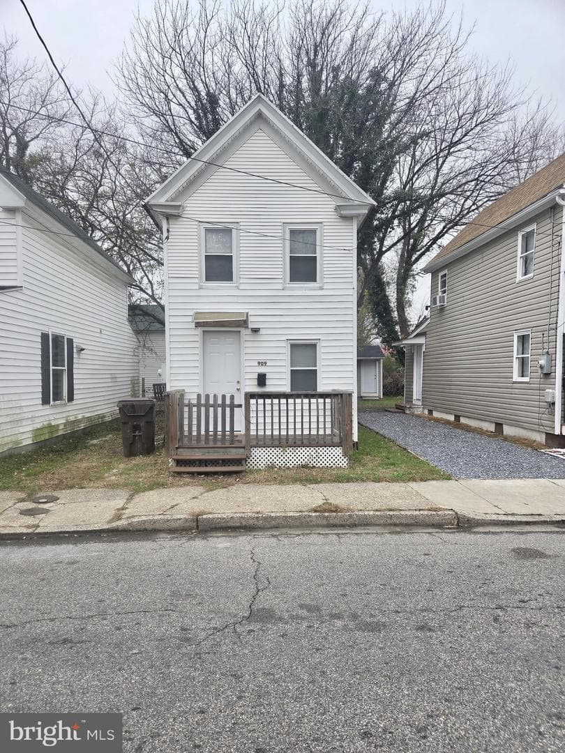 909 Pine Street photo 1
