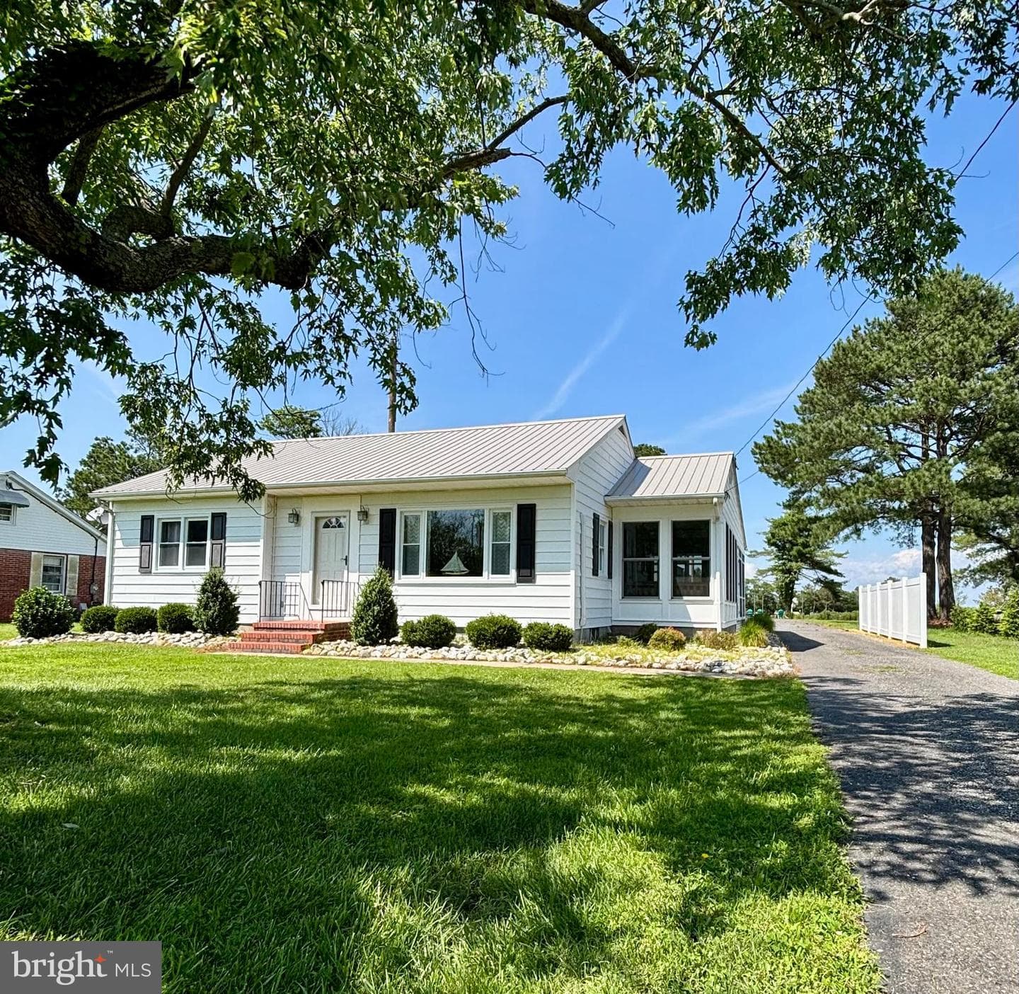 1240 Hudson Road photo 1