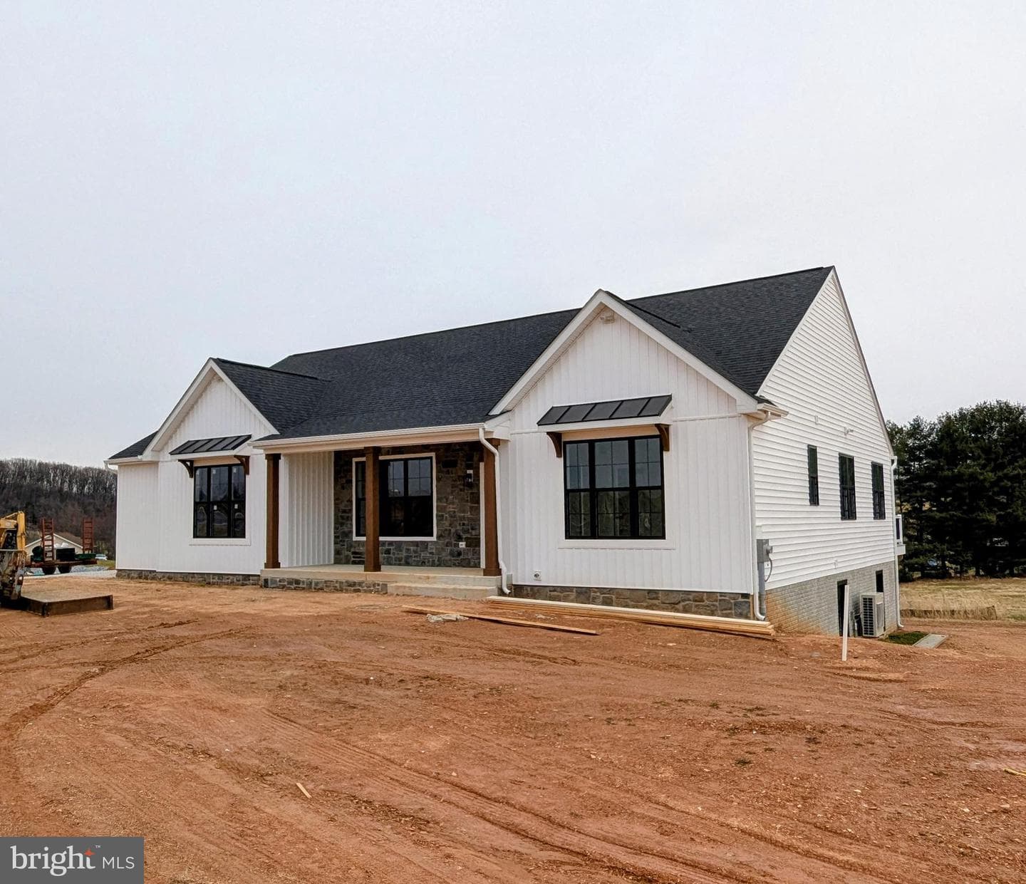 14925 New Windsor Road photo 1