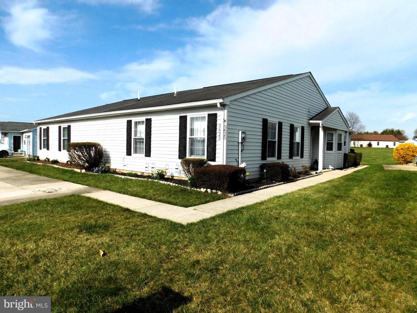 5625 Crabapple Drive photo 1