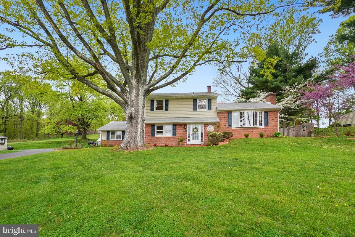 7516 Oakmont Drive photo 1