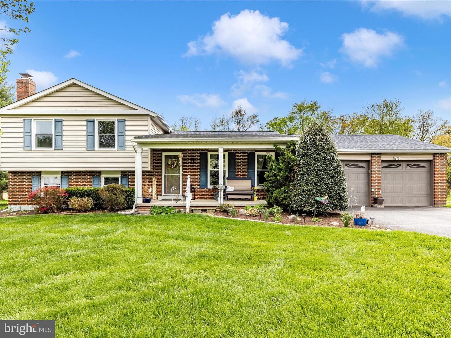 5903 Char Leigh Circle photo 1