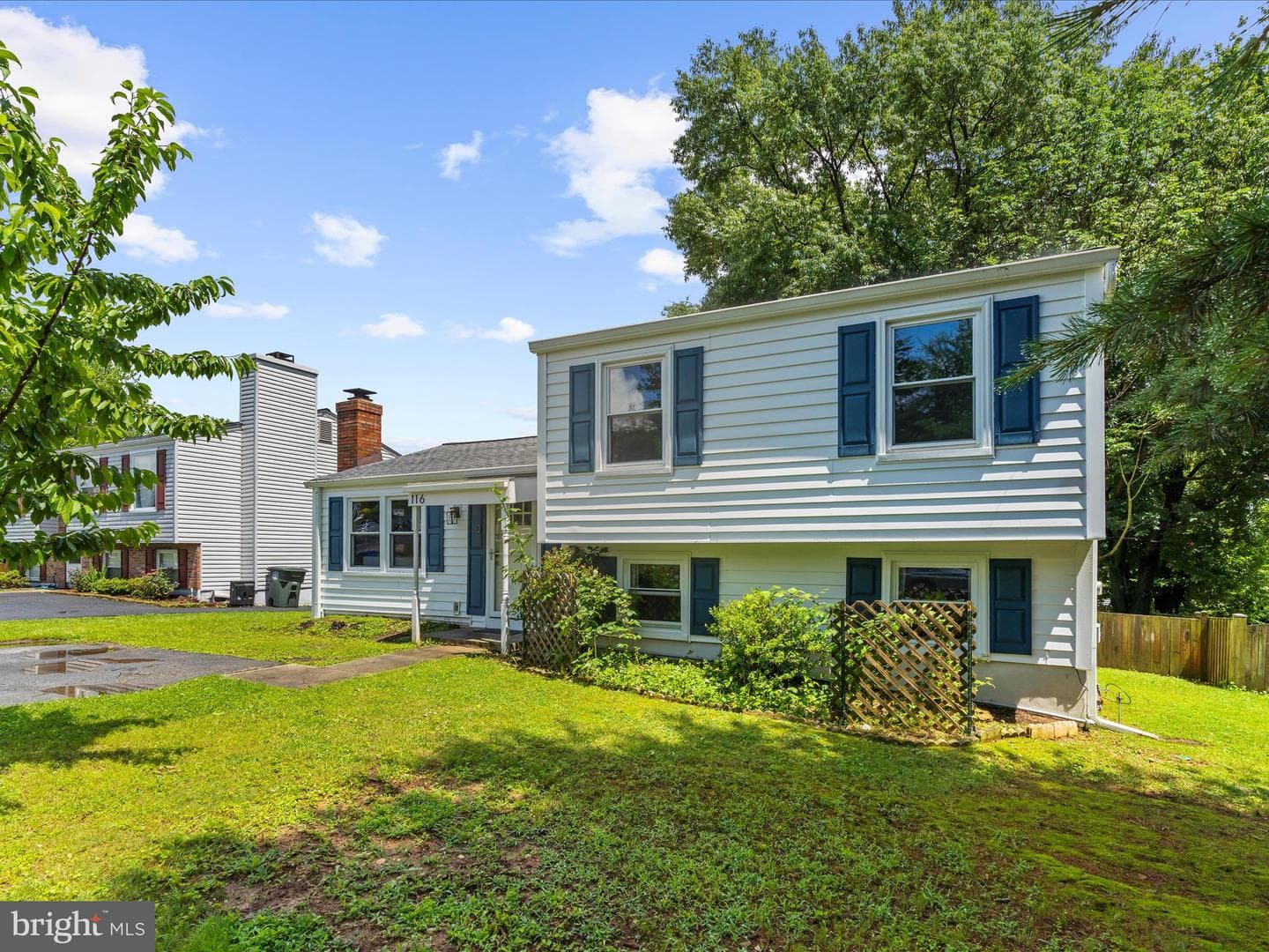 116 Deerfield Place photo 1