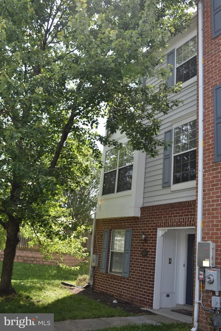104 Rock Creek Court photo 1