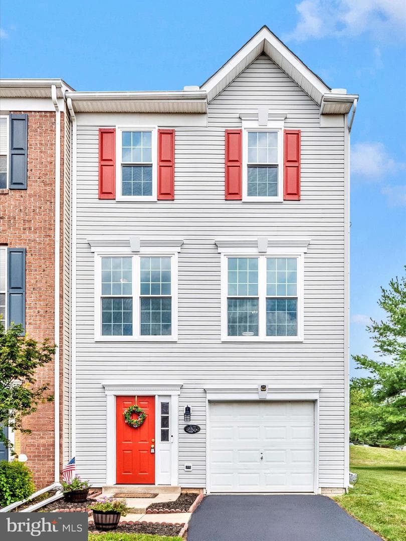 2430 Huntwood Court photo 1
