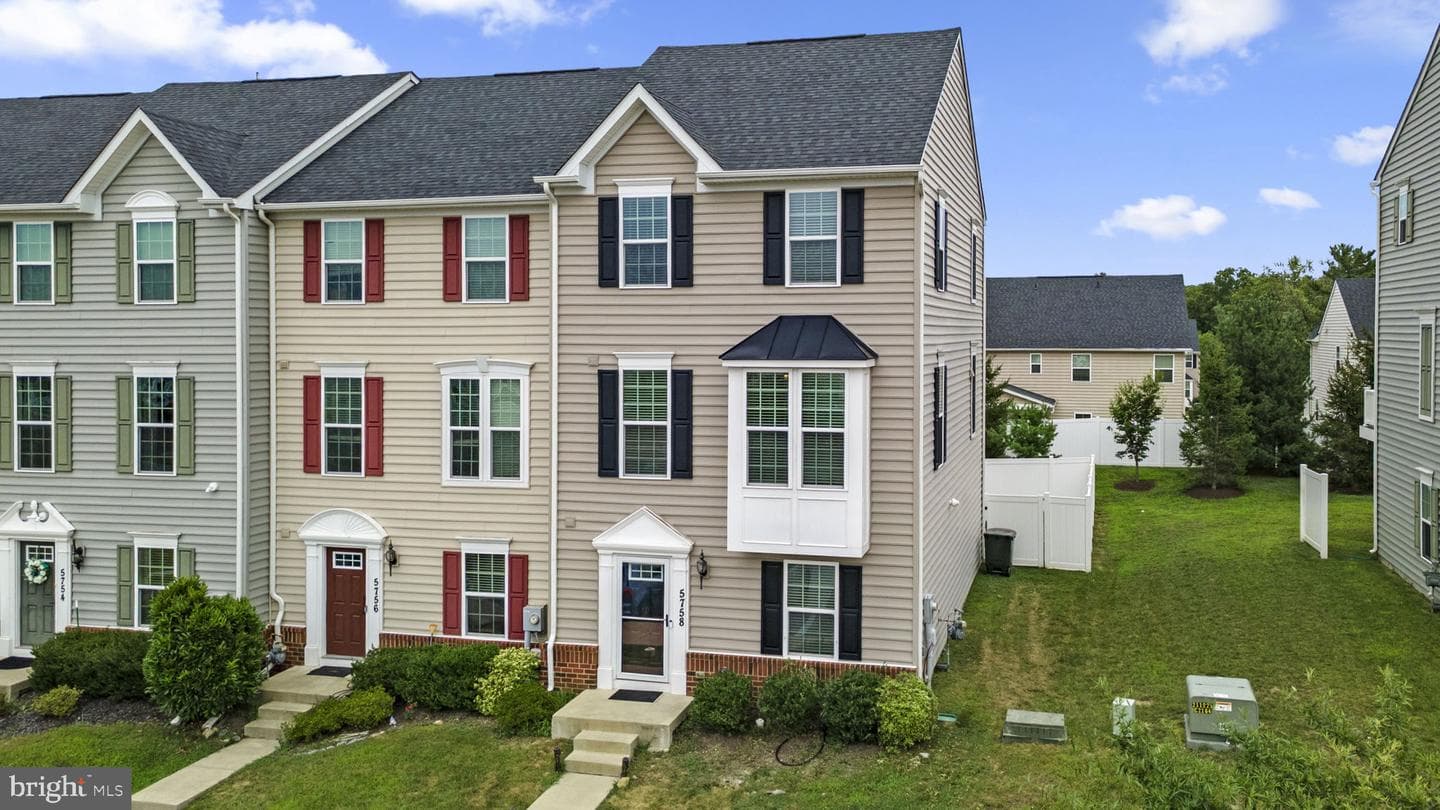 5758 Barts Way photo 1