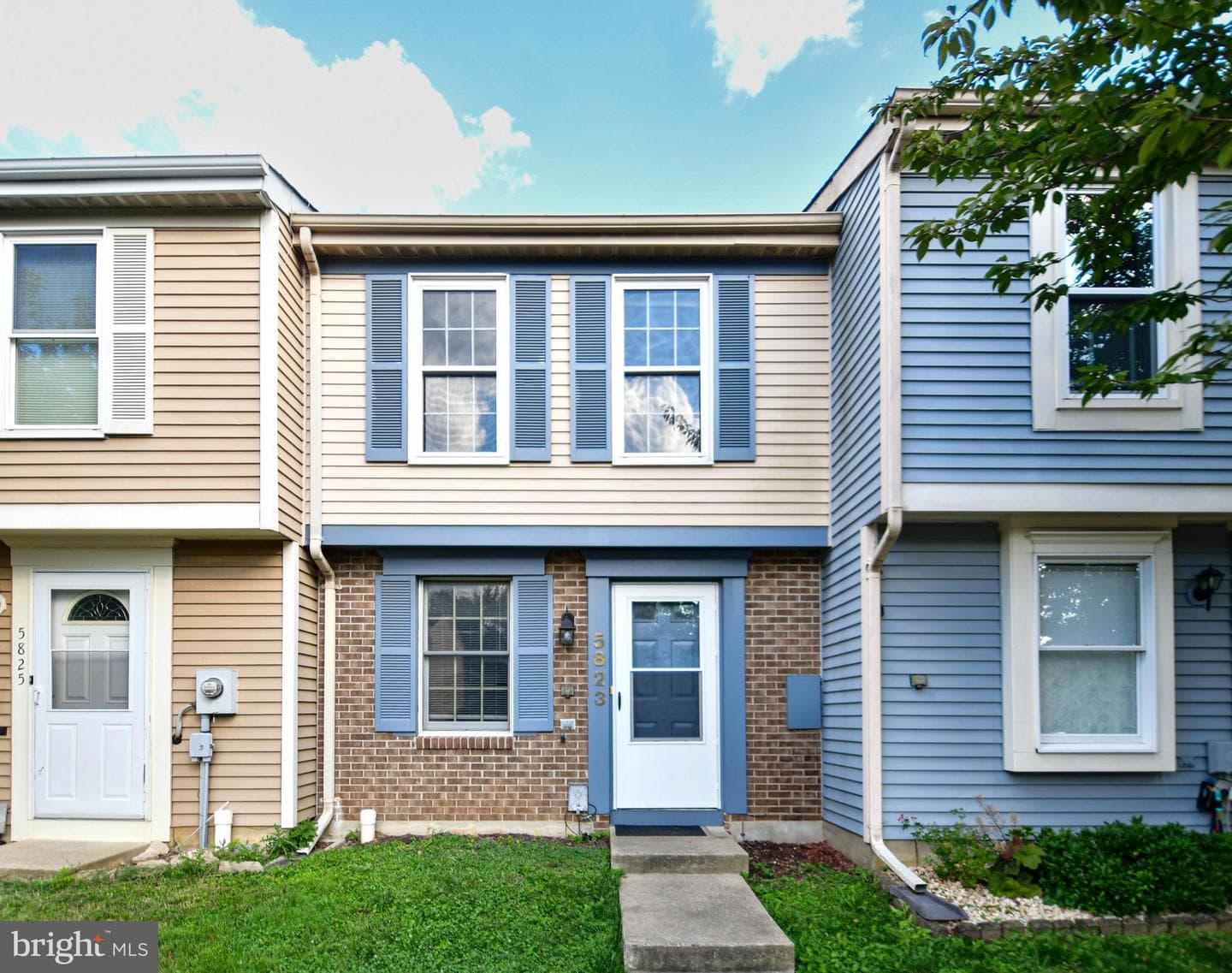 5823 Drawbridge Court photo 1