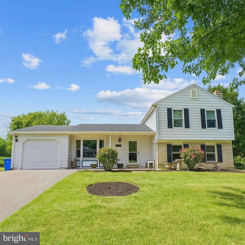 8806 Adventure Avenue photo 1