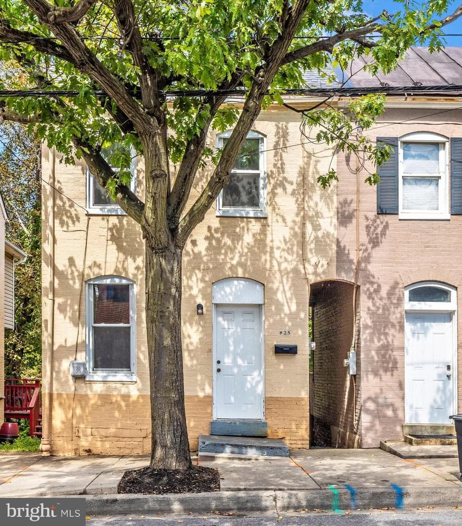 425 W Patrick Street photo 1