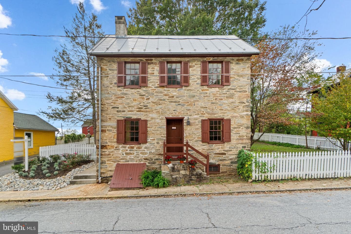 120 E Main Street photo 1