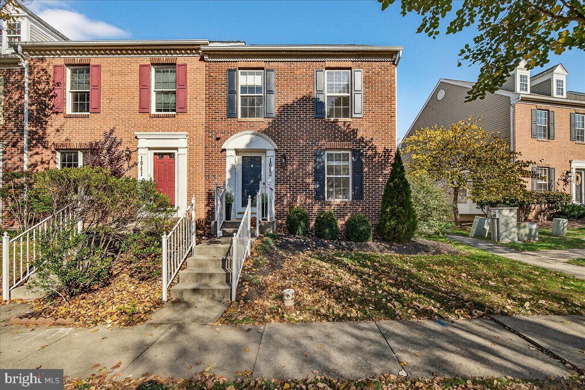 1643 Coopers Way photo 1