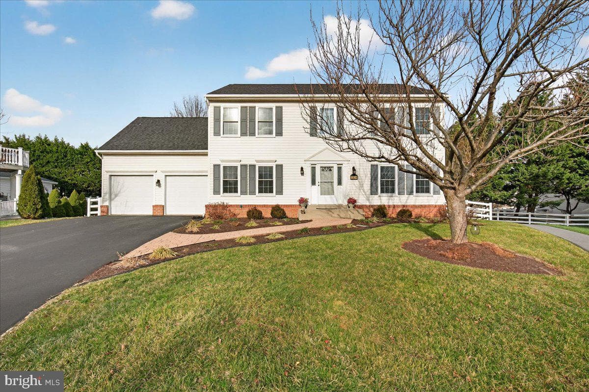 1004 Lindfield Drive photo 1