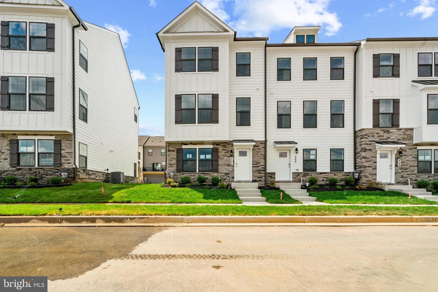 762 Union Street photo 1