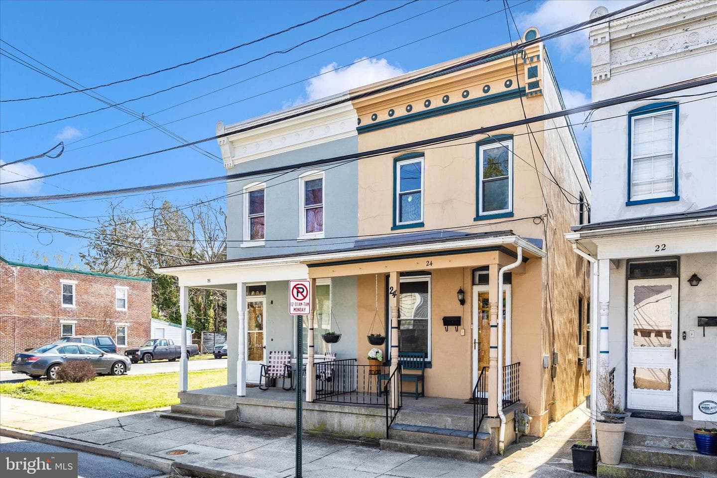 24 E 8th Street photo 1
