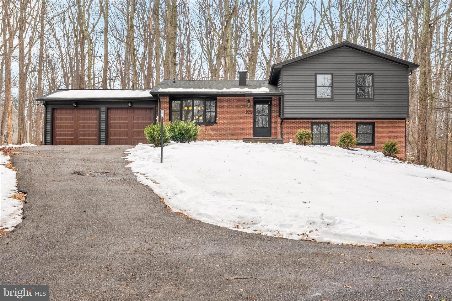 4991 Tall Oaks Drive photo 1