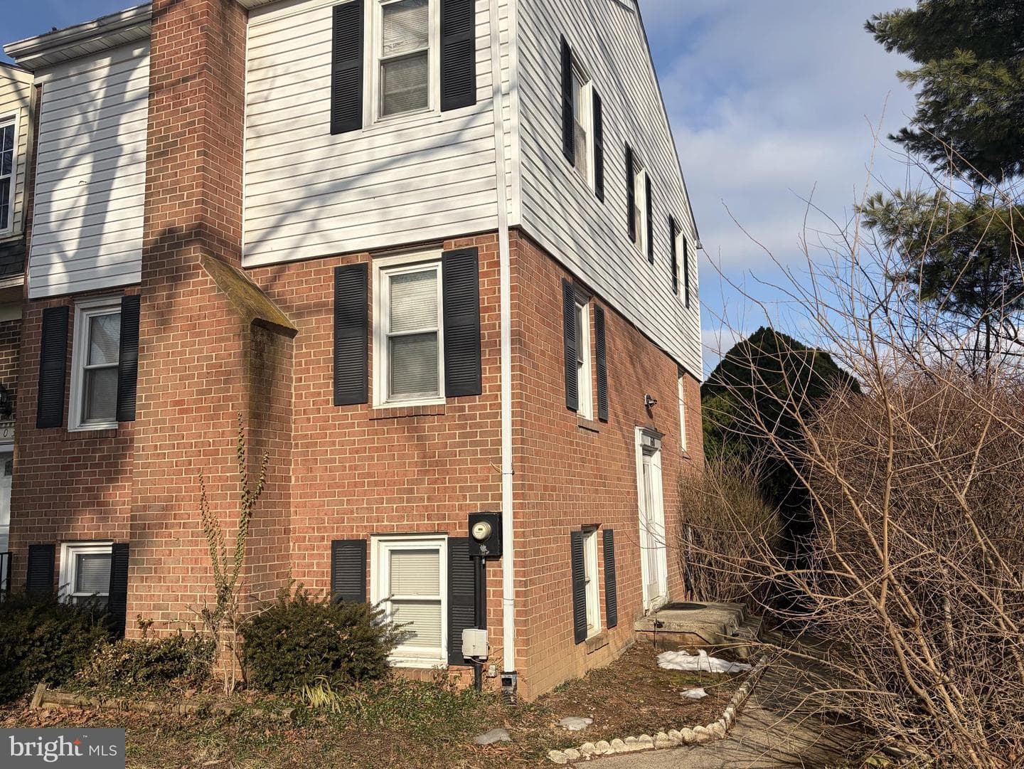 1601 Colonial Way photo 1