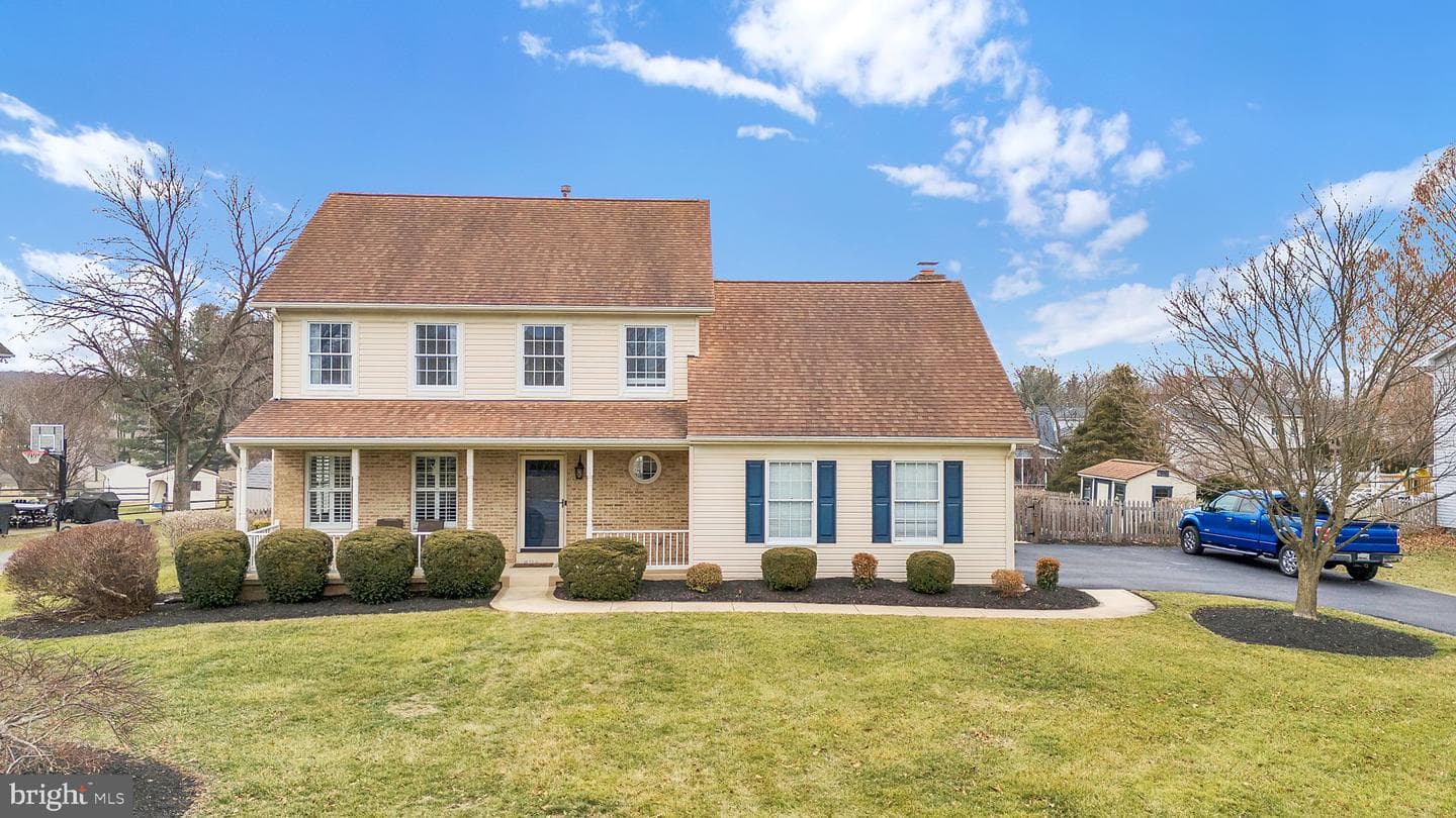 204 Oakmanor Way photo 1