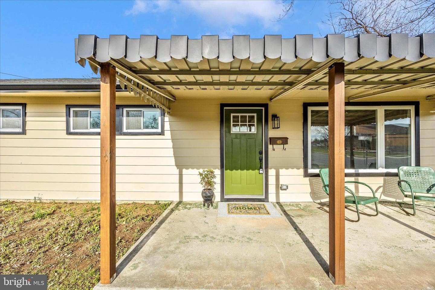 301 Redwood Avenue photo 1