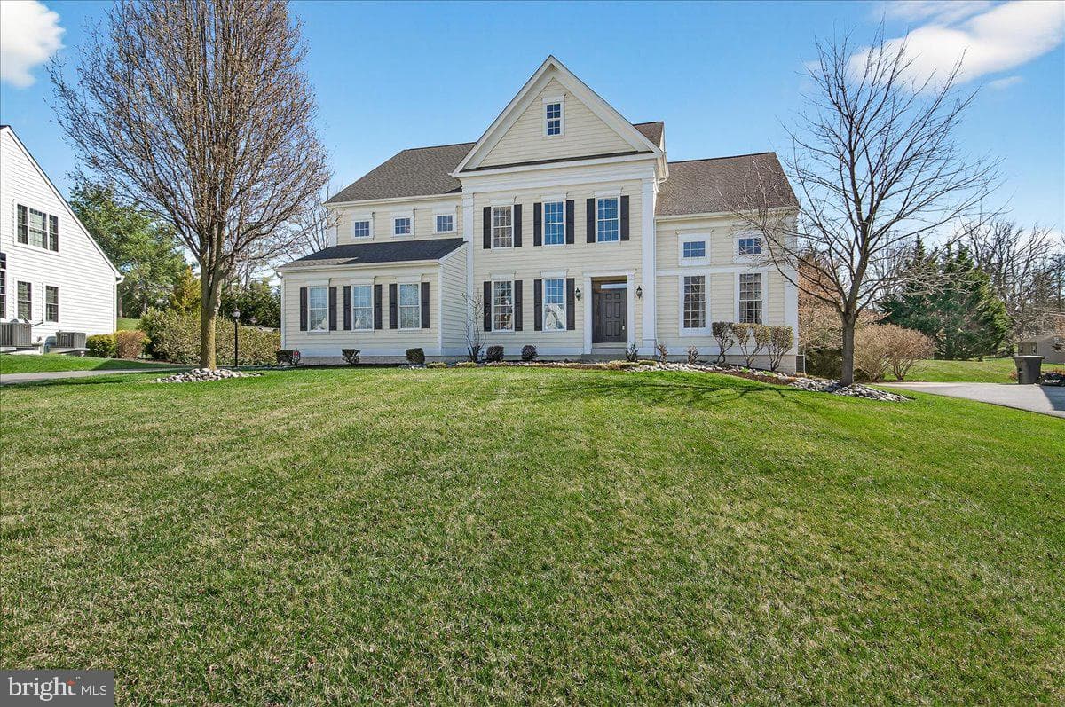 411 William Plummer Street photo 1