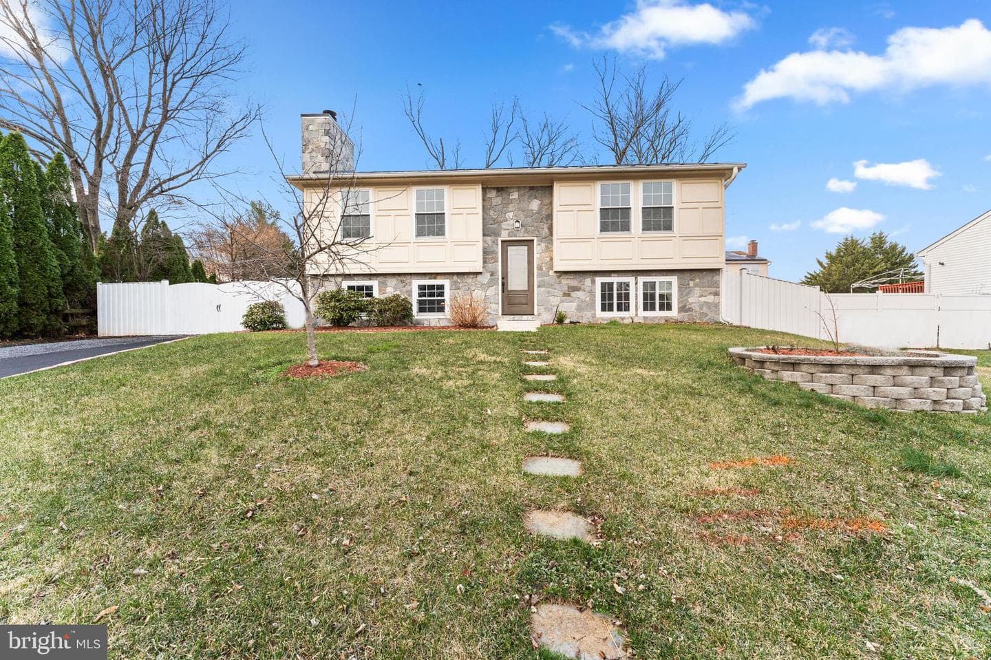 1394 Rollinghouse Drive photo 1