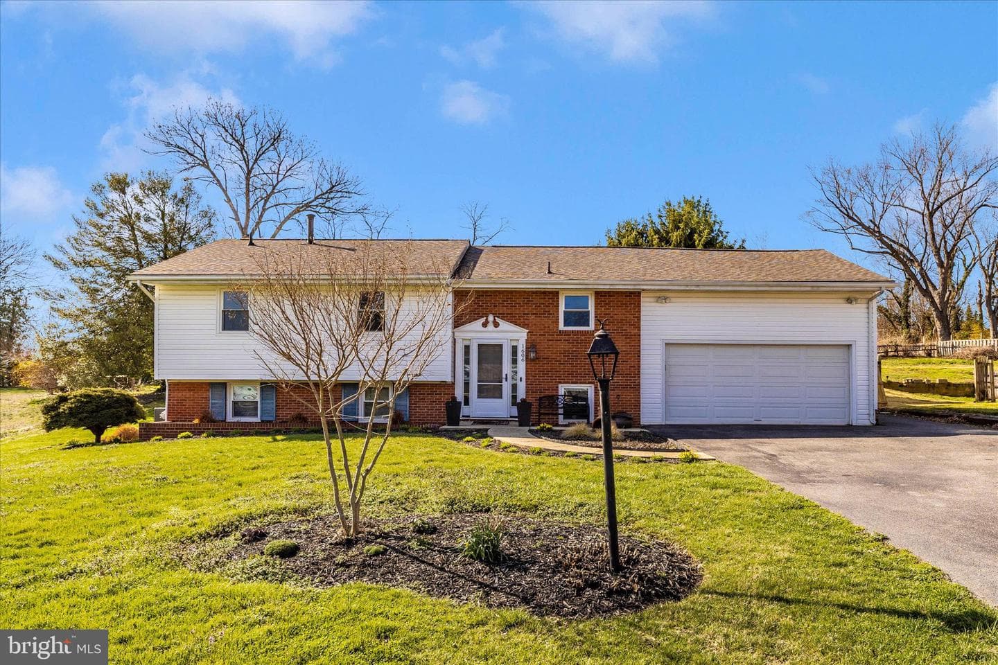 1606 Wise Road photo 1