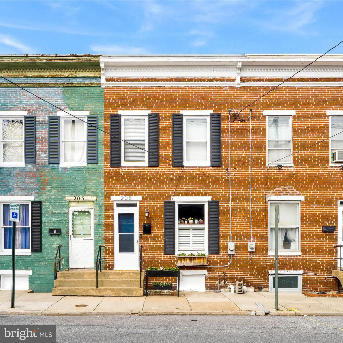 205 E 4th Street E photo 1