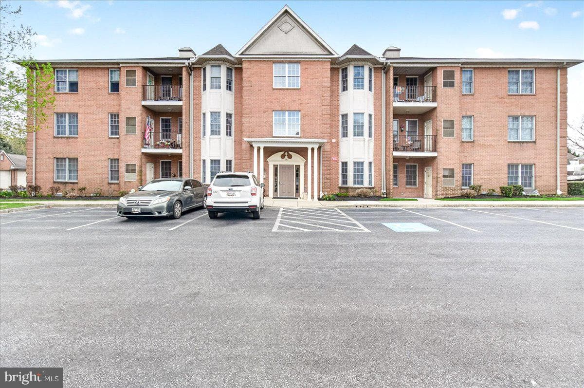 11 Rosewood Court #101