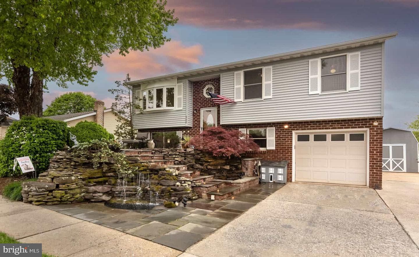 908 Horizon Road