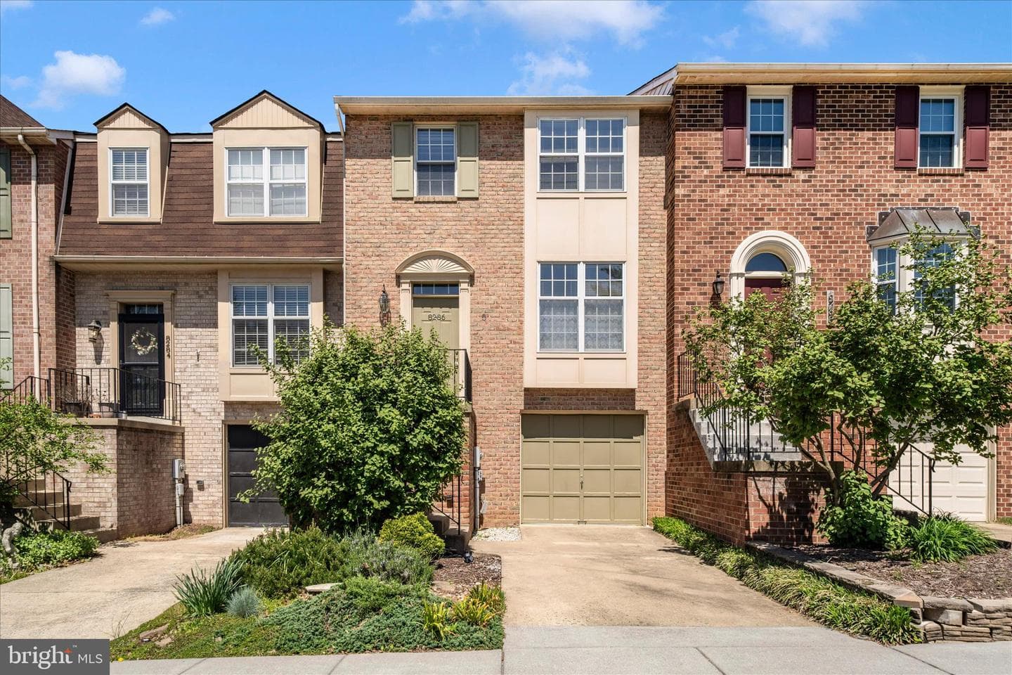 8286 Waterside Court photo 1