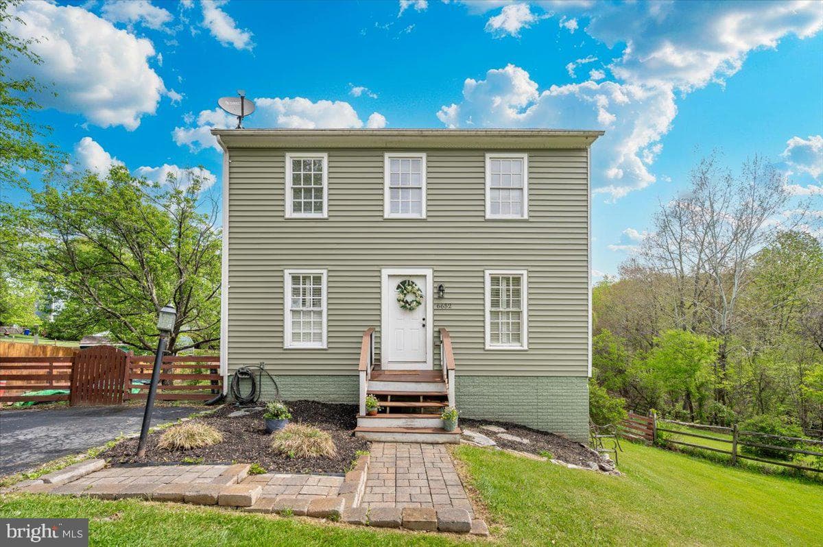 6652 Lake Front Court