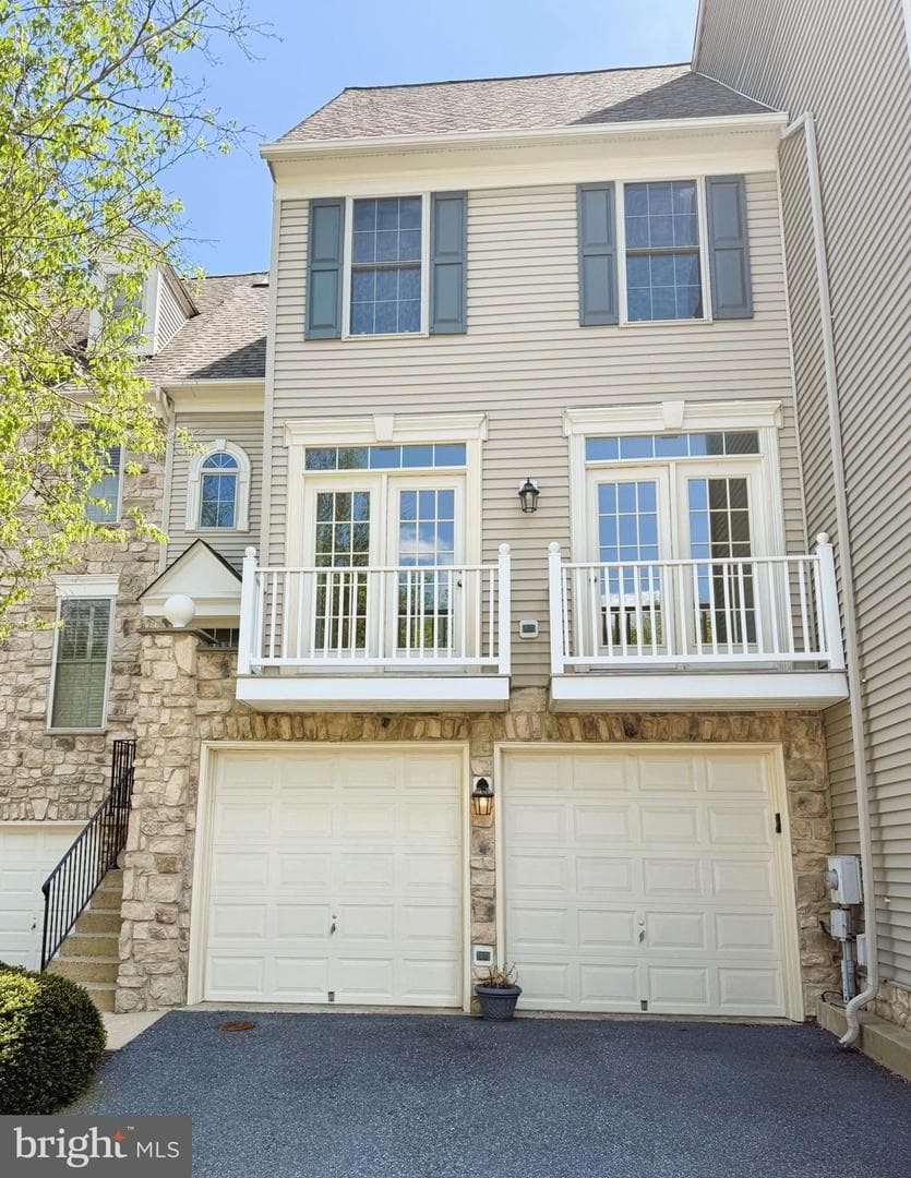 2211 Bear Den Road photo 1