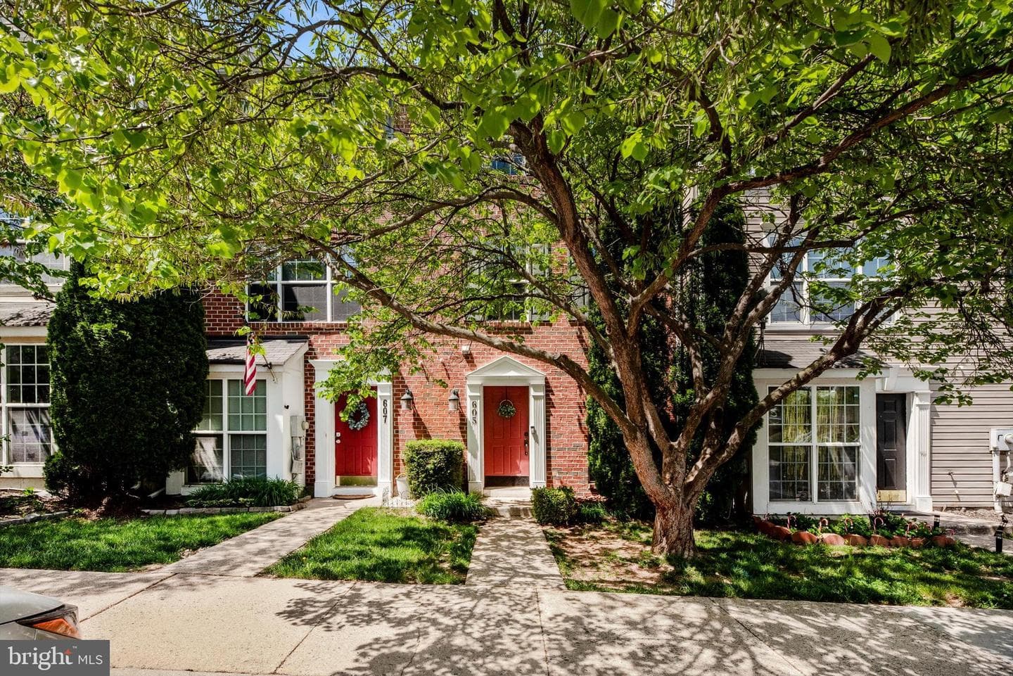 605 Tivoli Road photo 1