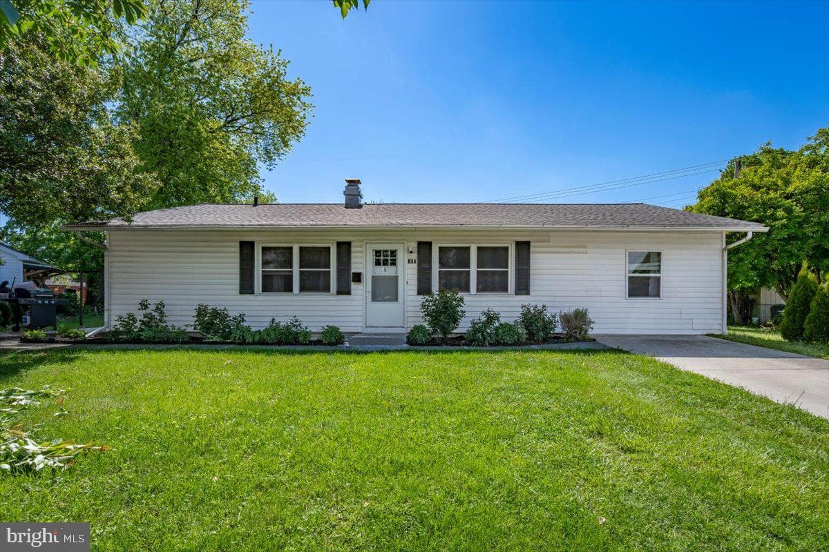 302 Manor Court