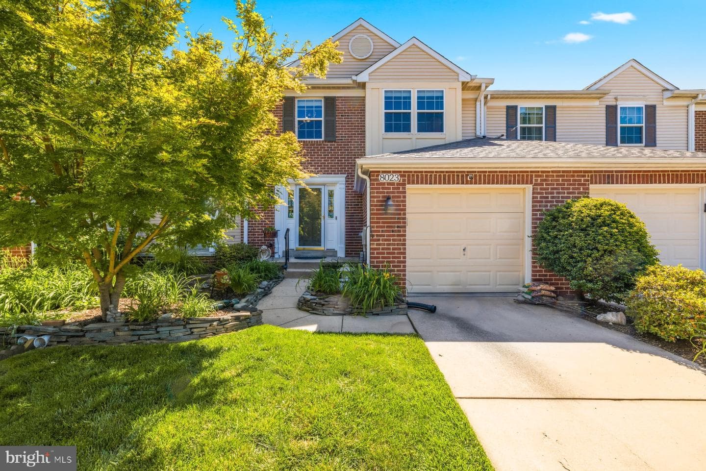 8023 Admiralty Place photo 1