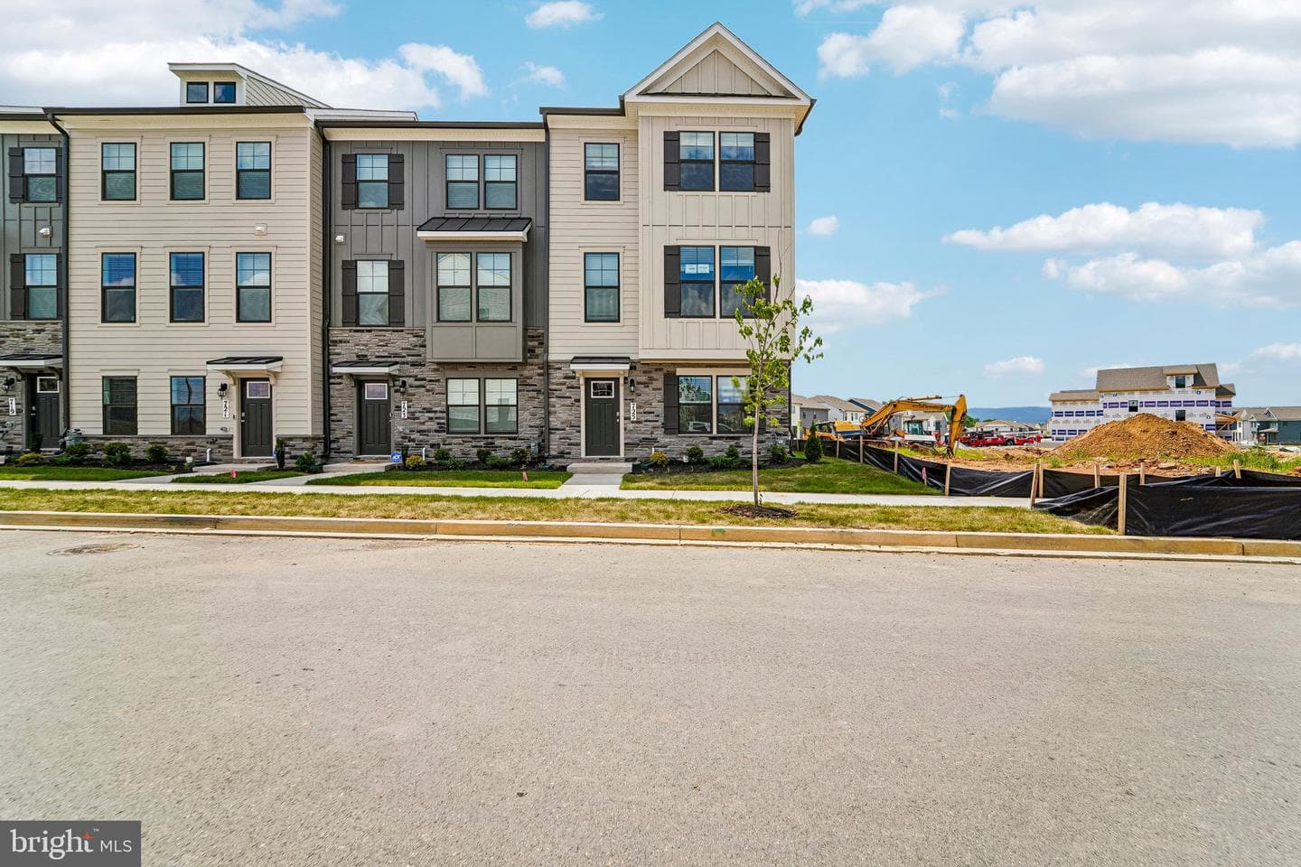 438 Ensemble Way