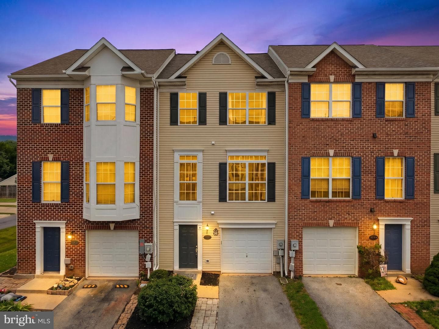 2498 Lakeside Drive