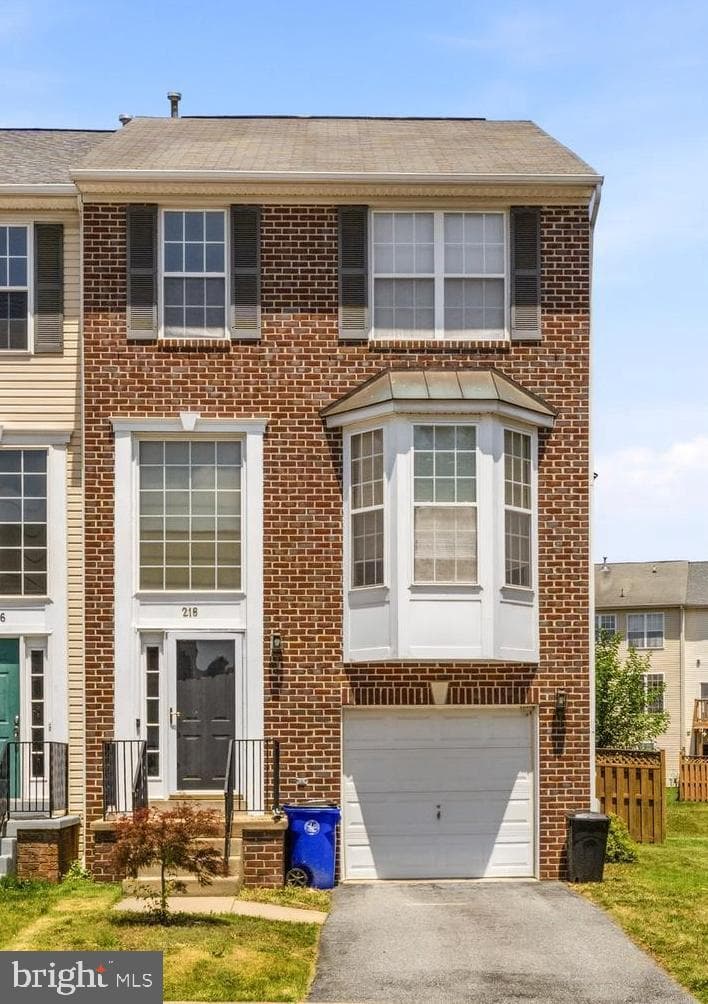 218 Harpers Way, Frederick