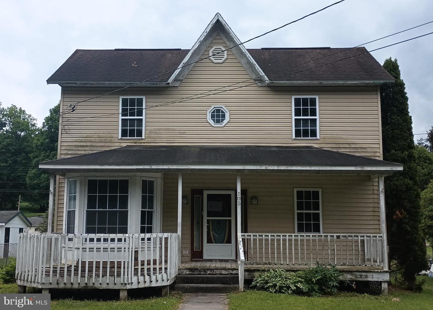 105 Walnut Street, Friendsville