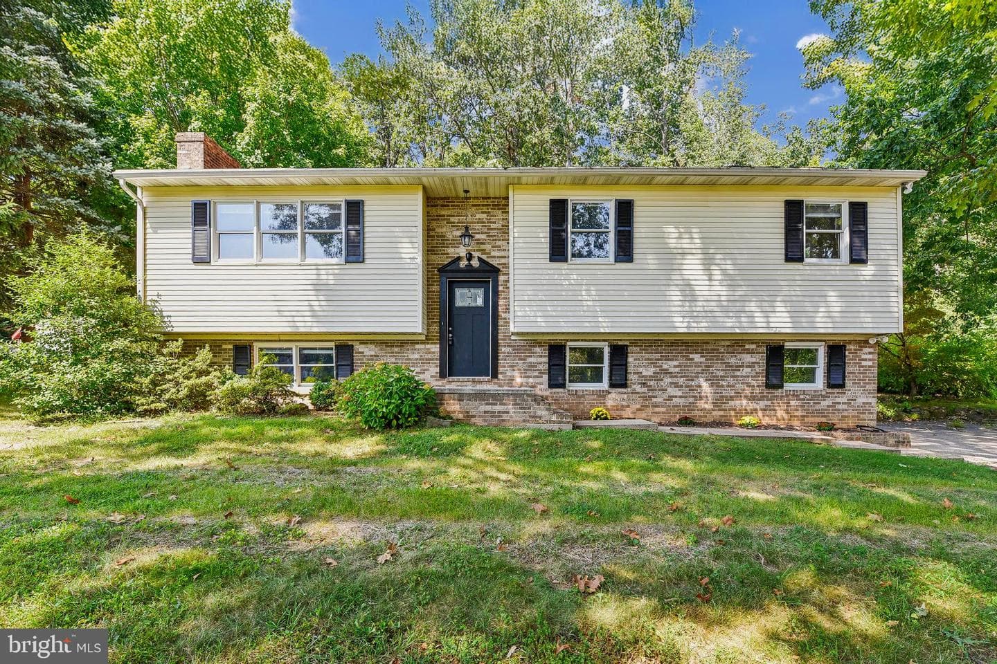 2728 Meadow Tree Drive photo 1