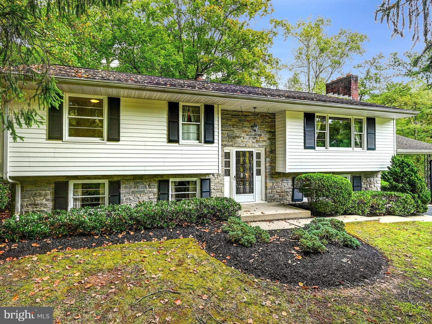 405 Stoney Terrace photo 1